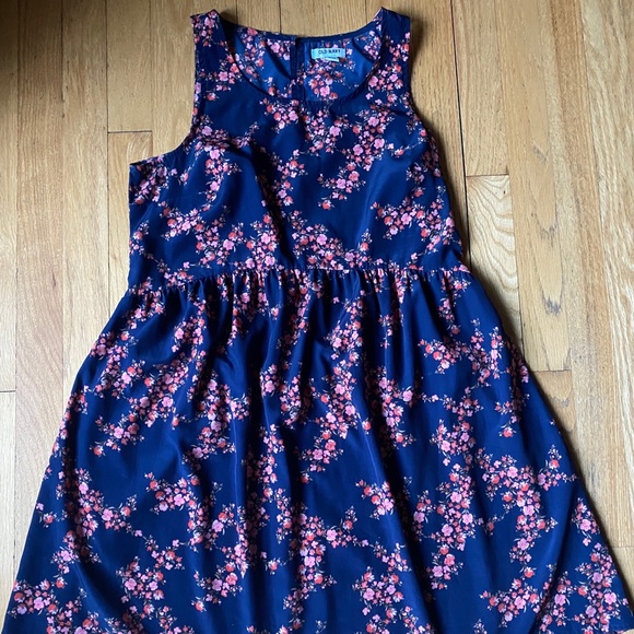 Navy Floral Old Navy dress - Picture 4 of 9